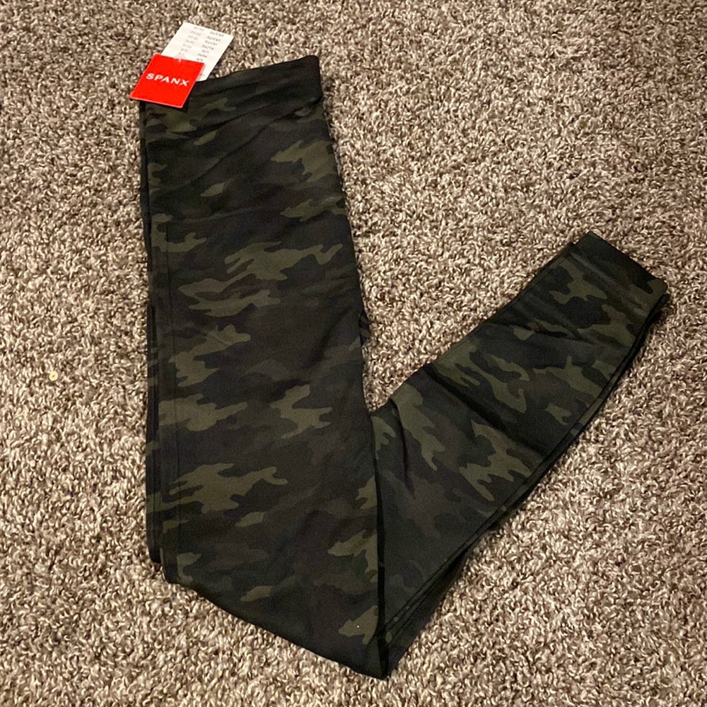 SPANX size medium leggings